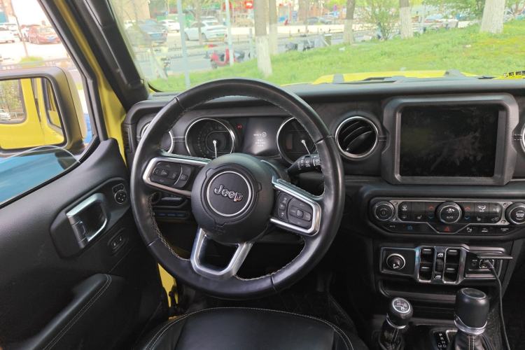 Used Jeep Wrangler New Energy 2022 Four-Door 2.0T 4xe Sahara Fluorescent Yellow Limited Edition Steering Wheel