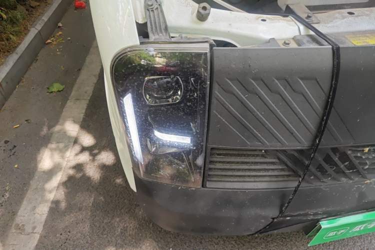 Used Jenhoo New Energy EV48 2023 SmartDrive Version 41.86 kWh Right Front Headlight