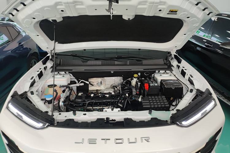 Used JETOUR Dashing 2025 1.5T DCT Youth UP Engine Bay