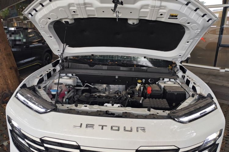 Used JETOUR Dashing 2025 1.5T DCT Beyond Edition Engine Bay