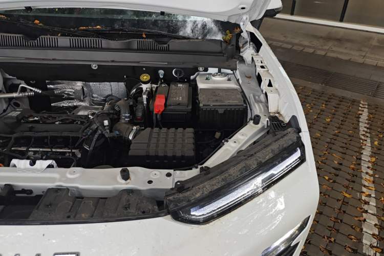 Used JETOUR Dashing 2025 1.5T DCT Beyond Edition Engine Bay Left