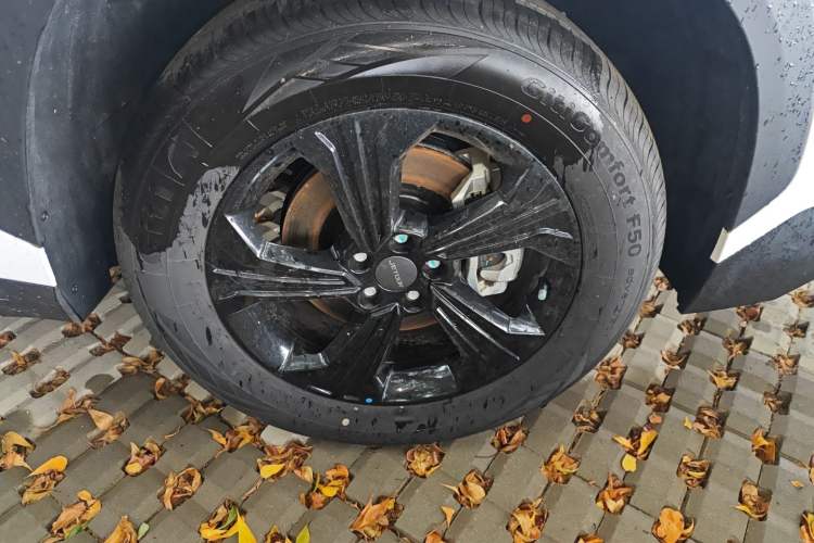Used JETOUR Dashing 2025 1.5T DCT Beyond Edition Right Front Wheel Hub