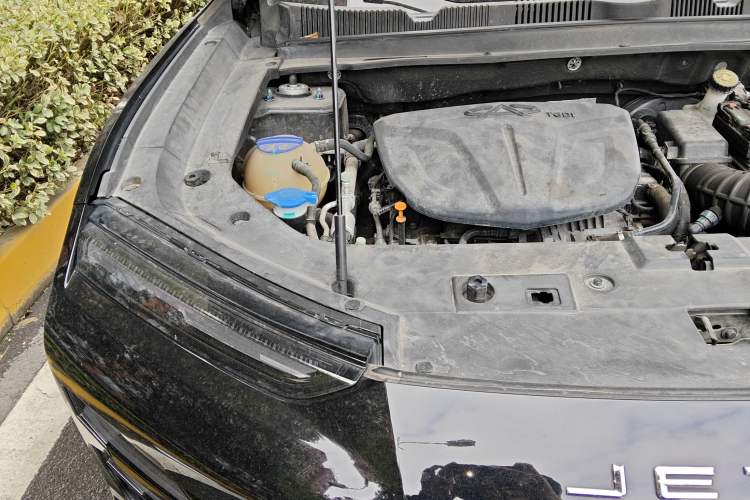 Used JETOUR Dashing 2022 1.6T DCT King SPORT Engine Bay Right