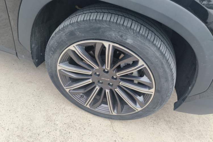 Used JETOUR Dashing 2022 1.6T DCT King MAX Right Front Wheel Hub
