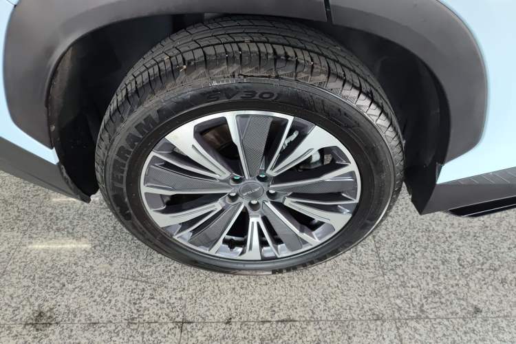 Used JETOUR Dashing 2022 1.6T DCT King PLUS Right Rear Wheel Hub