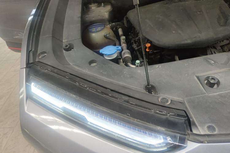 Used JETOUR Dashing 2022 1.6T DCT King SPORT Engine Bay Right
