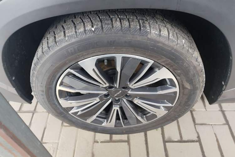 Used JETOUR Dashing 2022 1.6T DCT King PLUS Left Front Wheel Hub