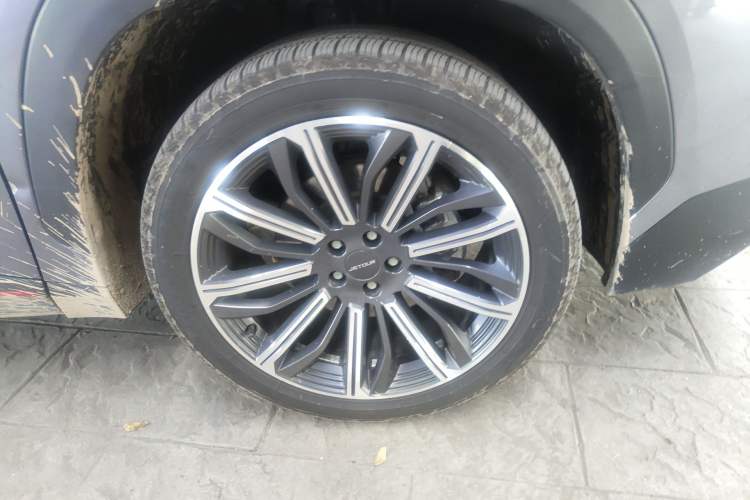 Used JETOUR Dashing 2022 1.6T DCT King SPORT Right Front Wheel Hub
