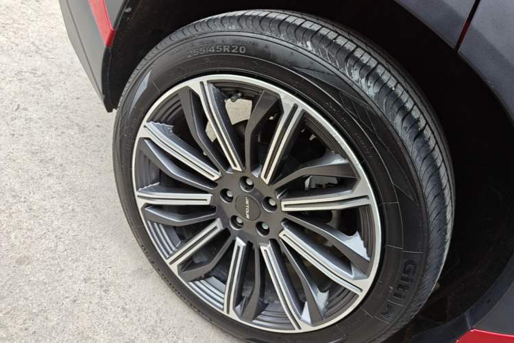 Used JETOUR Dashing 2022 1.6T DCT King MAX Right Rear Wheel Hub