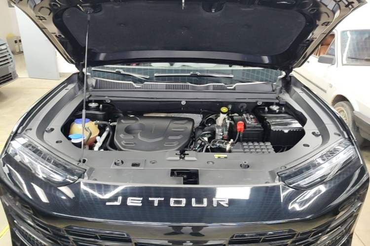 Used JETOUR Dashing 2023 1.5T DCT Starlight Shine Pro Edition Engine Bay