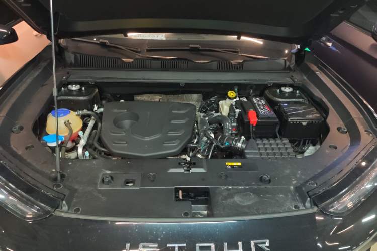 Used JETOUR Dashing 2023 1.5T DCT Starlight Shine Pro Edition Engine Bay