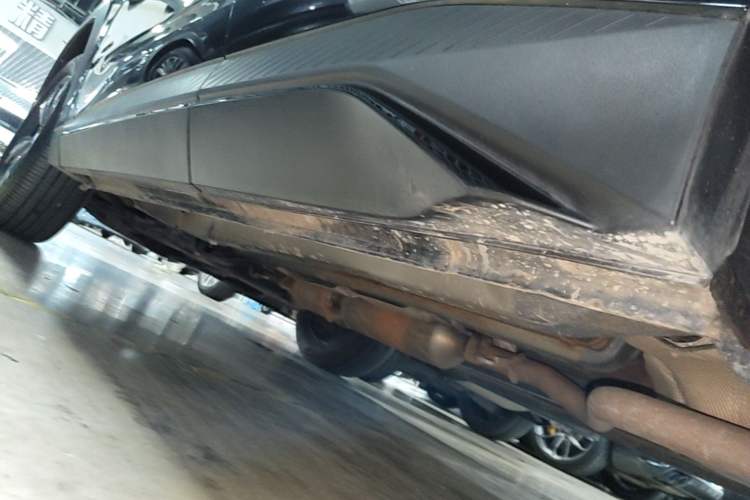Used JETOUR Dashing 2023 1.5T DCT Starlight Shine Pro Edition Left Side Sill