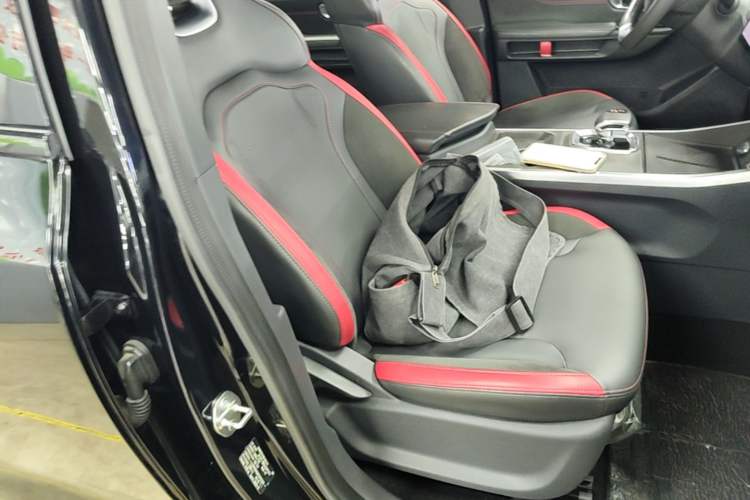 Used JETOUR Dashing 2023 1.5T DCT Starlight Shine Pro Edition Right Front Seat