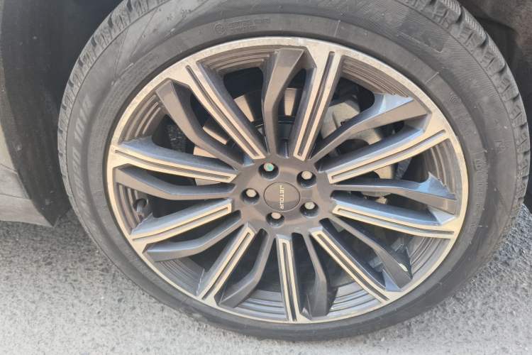 Used JETOUR Dashing 2023 1.6T DCT King MATE Right Front Wheel Hub