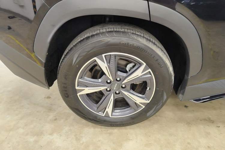Used JETOUR Dashing 2023 1.5T DCT Starlight Shine Pro Edition Right Rear Wheel Hub