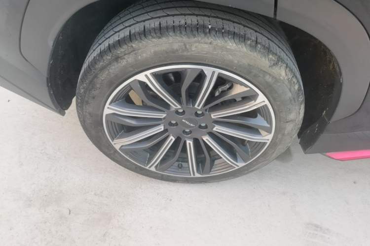 Used JETOUR Dashing 2023 1.6T DCT King SPORT Right Rear Wheel Hub