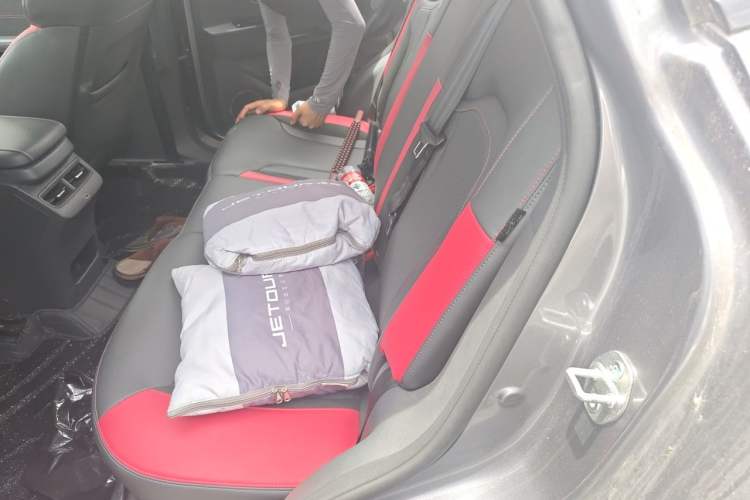 Used JETOUR Dashing 2023 1.5T DCT Starlight Shine Pro Edition Left Rear Seat