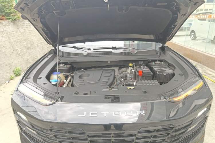 Used JETOUR Dashing 2024 1.5T DCT Starlight Shine Pro Edition Engine Bay