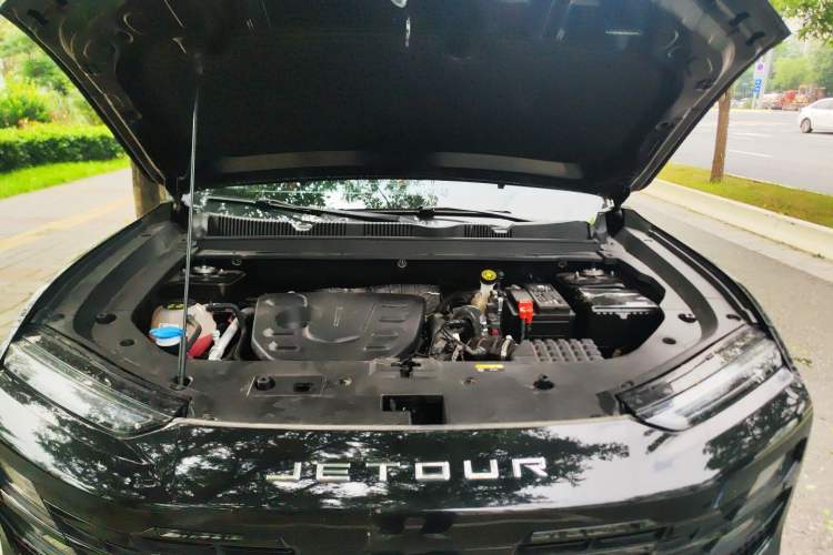 Used JETOUR Dashing 2024 1.5T DCT Starry Peanut Edition Engine Bay