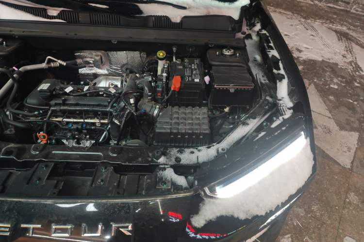 Used JETOUR Dashing 2024 1.5T DCT Youth Engine Bay Left