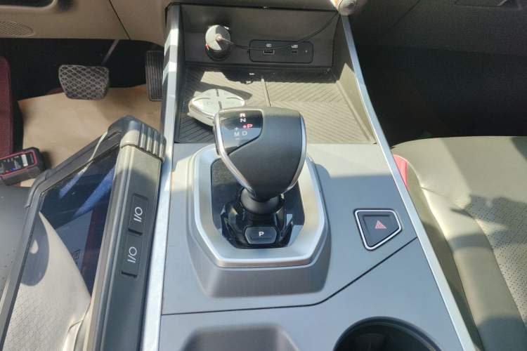 Used JETOUR Dashing 2024 1.5T DCT Starlight Shine Pro Edition Gear Lever