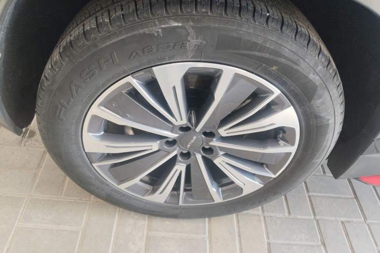 Used JETOUR Dashing 2024 1.6T DCT King PRO Right Rear Wheel Hub