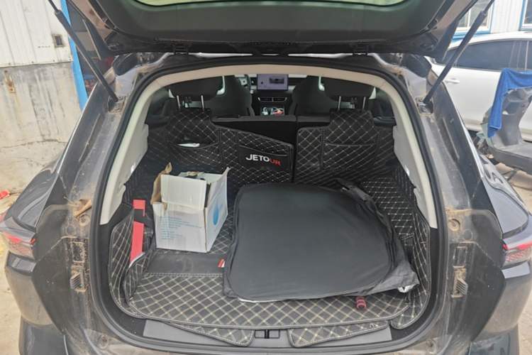Used JETOUR Dashing 2024 1.5T DCT Youth Trunk