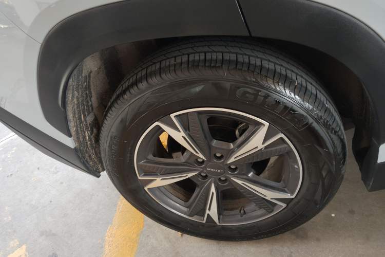 Used JETOUR Dashing 2024 1.5T DCT Starlight Shine Pro Edition Right Rear Wheel Hub