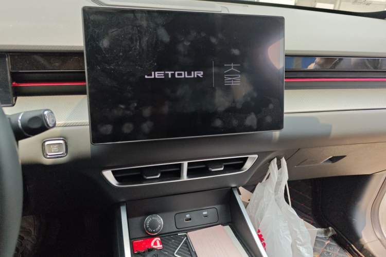 Used JETOUR Dashing 2024 1.5T DCT Youth PRO Audio And AC Panel