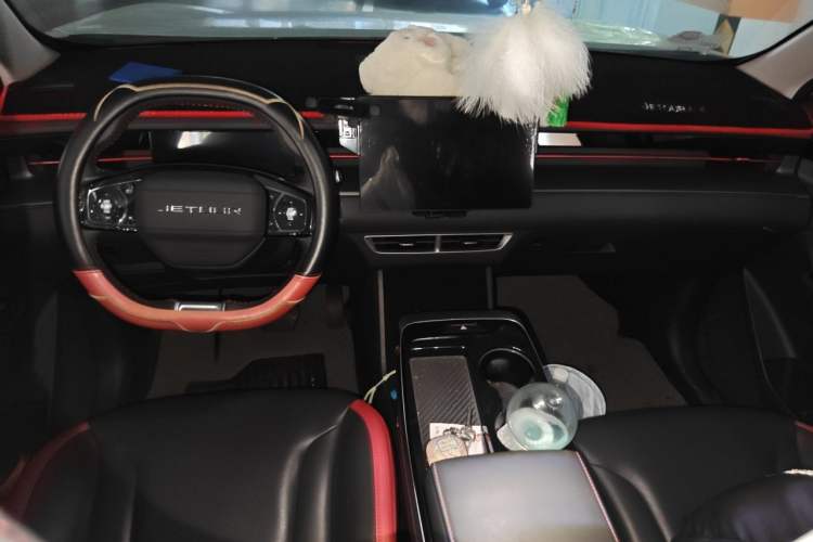 Used JETOUR Dashing 2024 1.6T DCT King Center Console