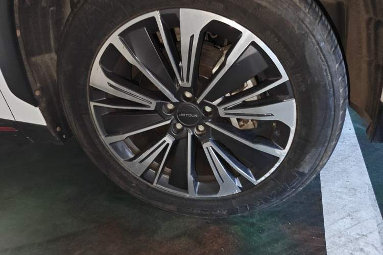 Used JETOUR Dashing 2024 1.6T DCT King Right Front Wheel Hub