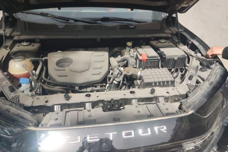 Used JETOUR Dashing 2025 1.5T DCT Luxury Edition Engine Bay Left
