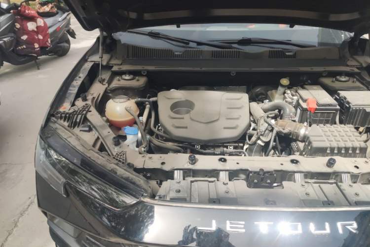 Used JETOUR Dashing 2025 1.5T DCT Luxury Edition Engine Bay Right