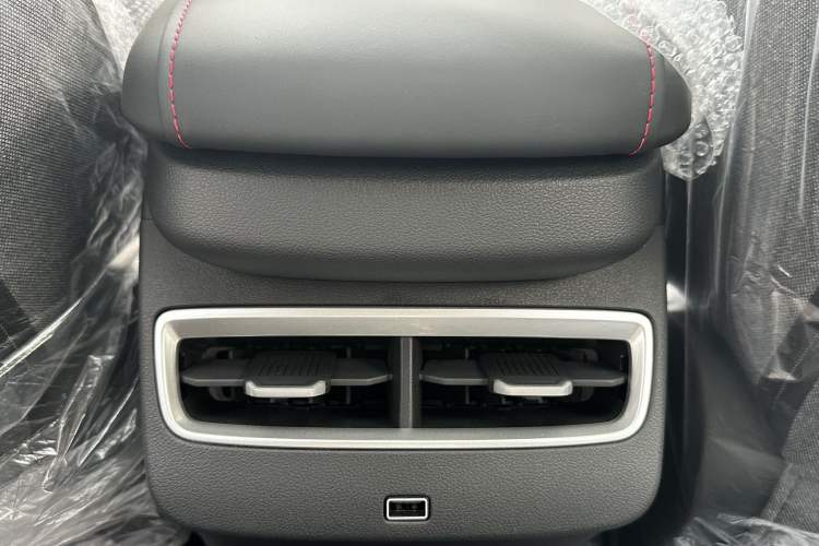 Used JETOUR Dashing 2025 1.5T DCT Beyond Edition Interior 7
