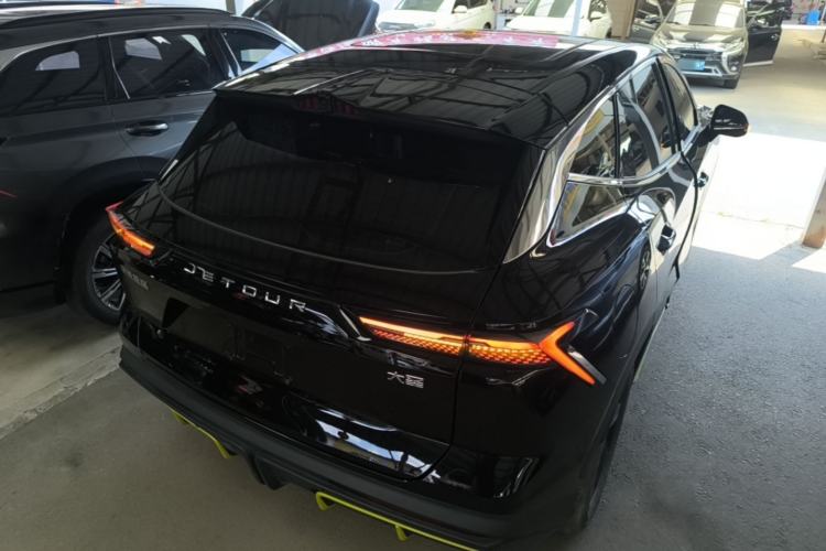 Used JETOUR Dashing 2025 1.5T DCT Beyond Edition Rear Right 45 Deg