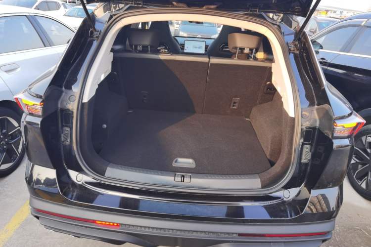 Used JETOUR Dashing 2025 1.5T DCT Ultimate Edition Trunk