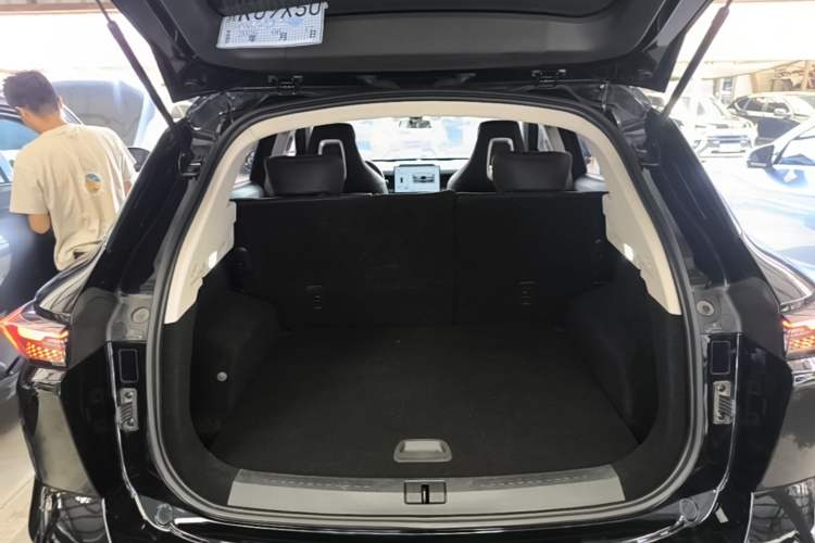 Used JETOUR Dashing 2025 1.5T DCT Beyond Edition Trunk