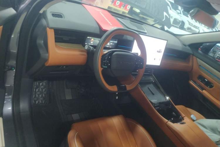 Used JETOUR Dashing 2025 1.5TD DCT Flagship Edition Center Console