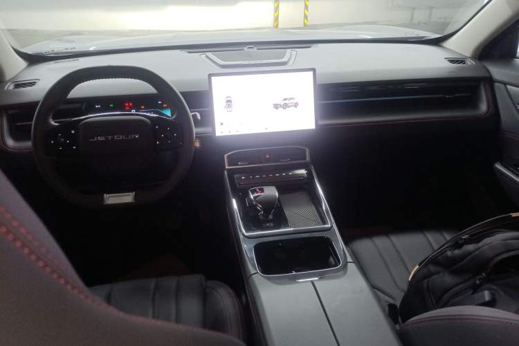 Used JETOUR Dashing 2025 1.5T DCT Luxury Edition Center Console
