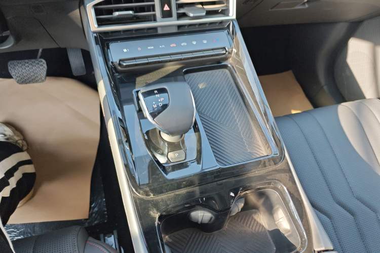 Used JETOUR Dashing 2025 1.5T DCT Luxury Edition Gear Lever