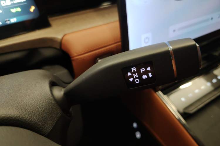 Used JETOUR Dashing 2025 1.5TD DCT Flagship Edition Gear Lever