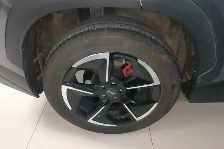 Used JETOUR Dashing 2025 1.5T DCT Ultimate Edition Right Rear Wheel Hub
