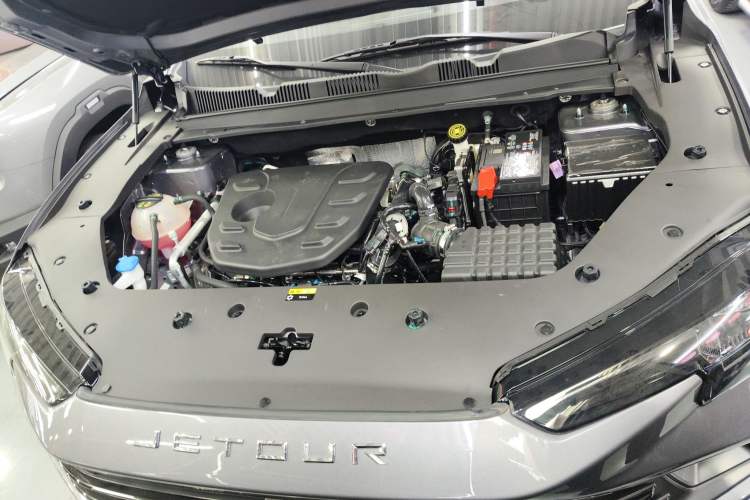 Used JETOUR Dashing 2025 1.5T DCT Luxury Edition Engine Bay