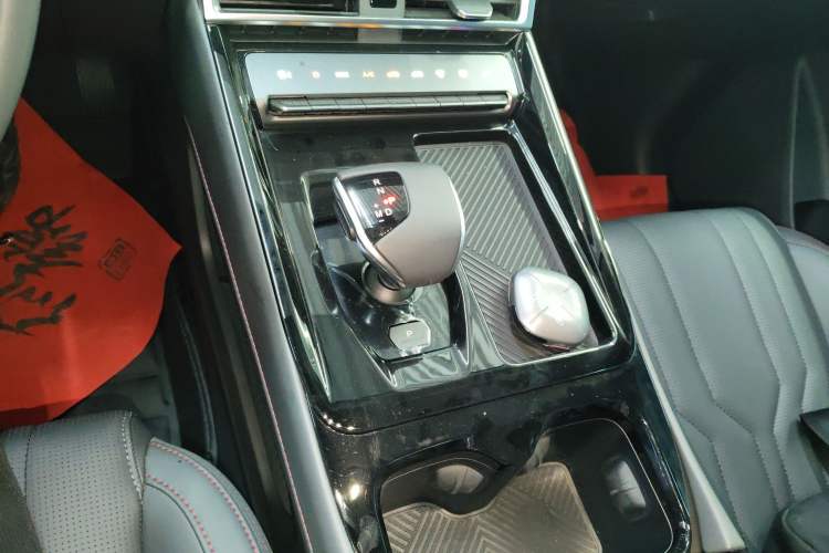 Used JETOUR Dashing 2025 1.5T DCT Luxury Edition Gear Lever