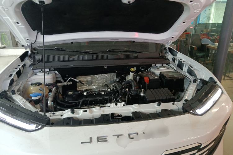 Used JETOUR Dashing 2025 1.5T DCT Youth UP Engine Bay