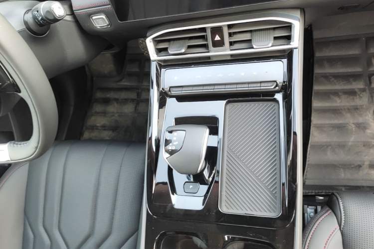 Used JETOUR Dashing 2025 1.5T DCT Luxury Edition Gear Lever