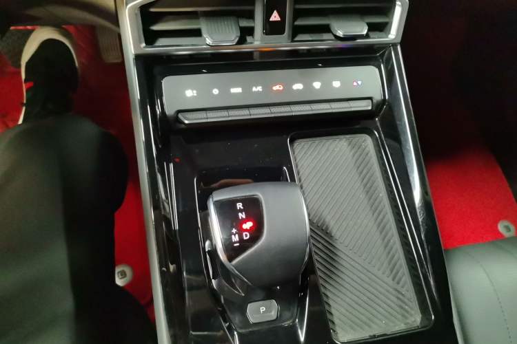 Used JETOUR Dashing 2025 1.5T DCT Luxury Edition Gear Lever