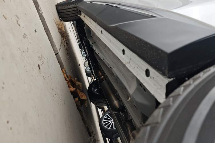 Used JETOUR Dashing 2025 1.5T DCT Ultimate Edition Left Side Sill