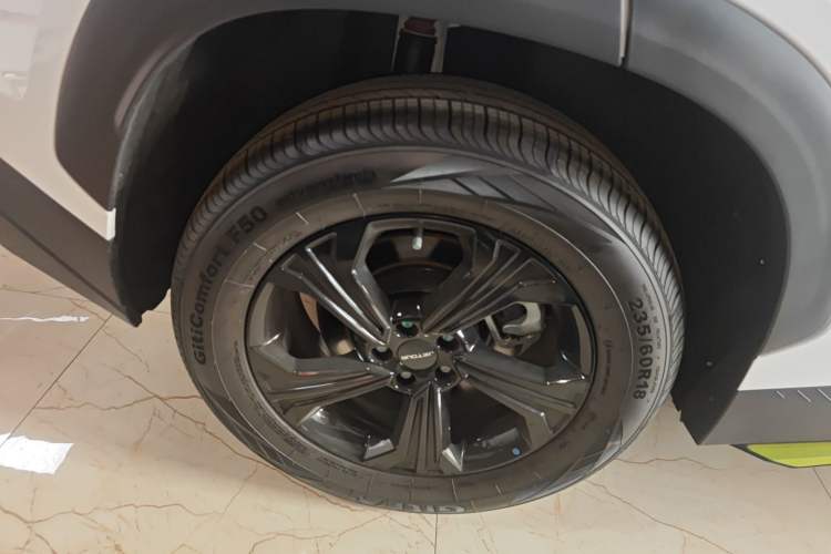 Used JETOUR Dashing 2025 1.5T DCT Youth UP Right Rear Wheel Hub