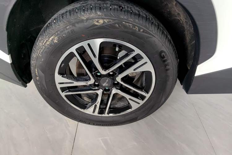 Used JETOUR Dashing 2025 1.5T DCT Luxury Edition Right Rear Wheel Hub